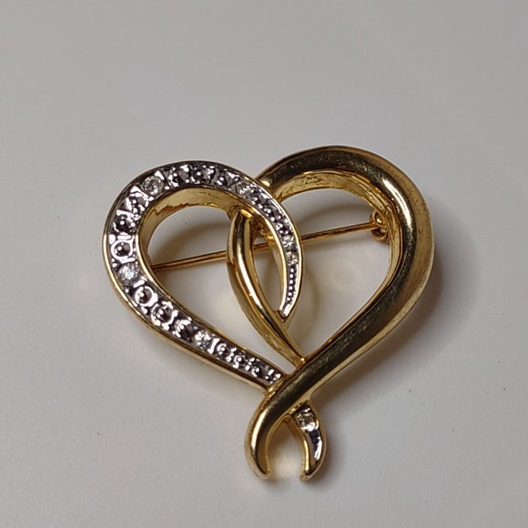 Cute Gold Tone Heart Shaped Brooch - Picture 2 of 16